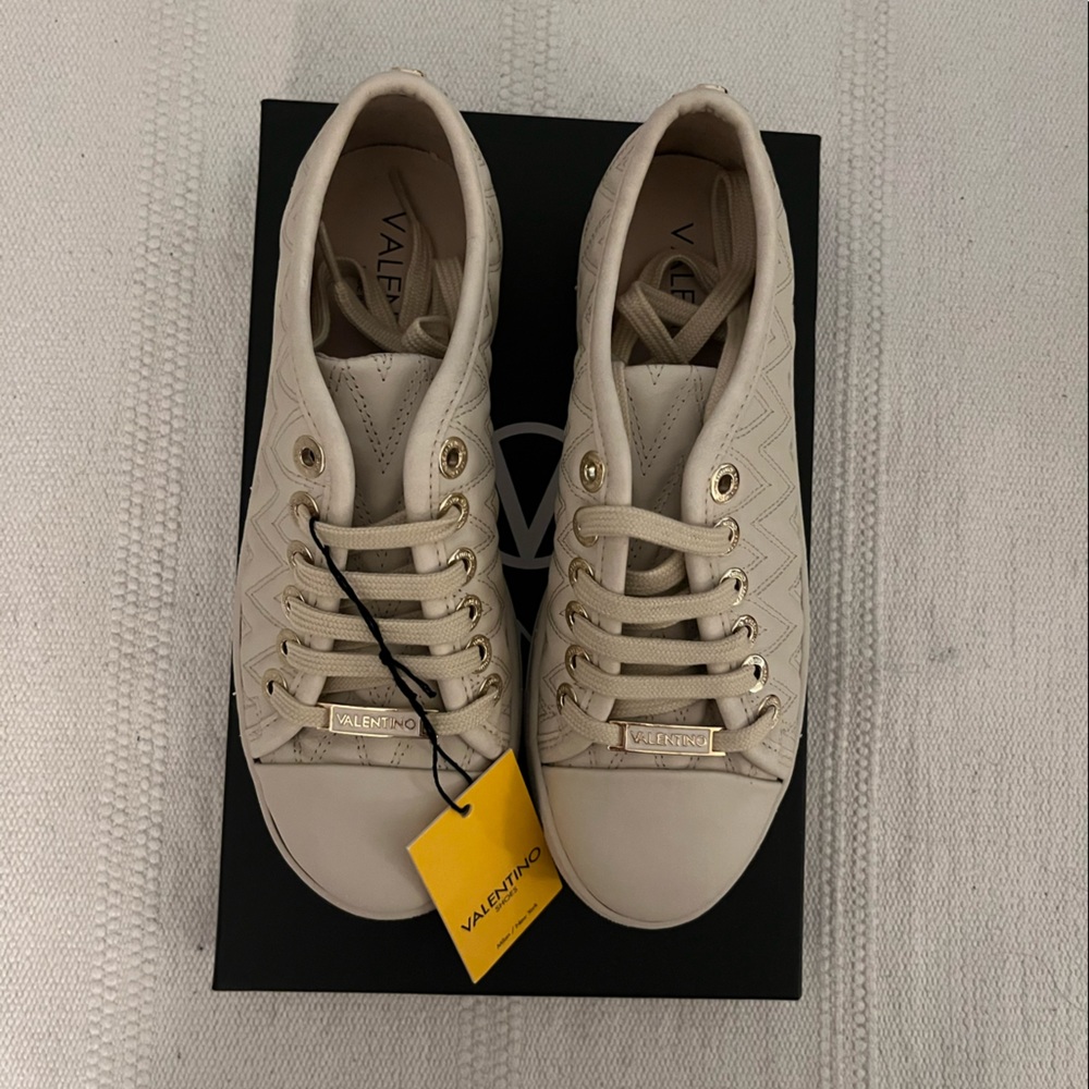 Cream, Valentino, 7 1/2 shoes